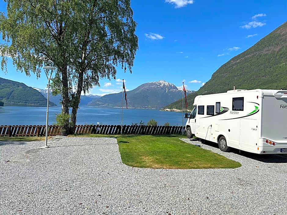 Kinsarvik Camping