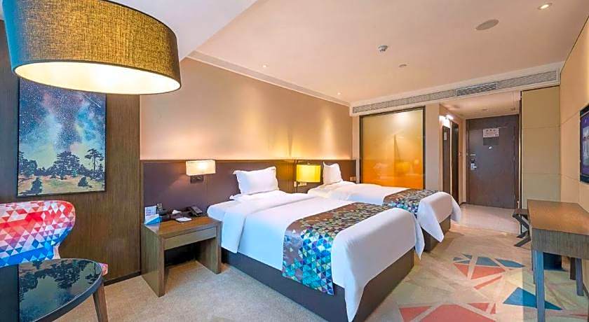 ZMAX Hotel Guangzhou Railway Station Sanyuanli  Metro Station