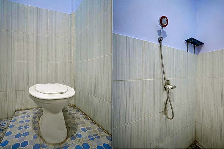 Hotel O Sahabat Syariah Near Plasa Telkom Bawean