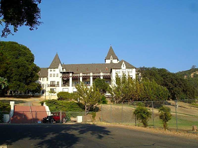 Lakeview Inn