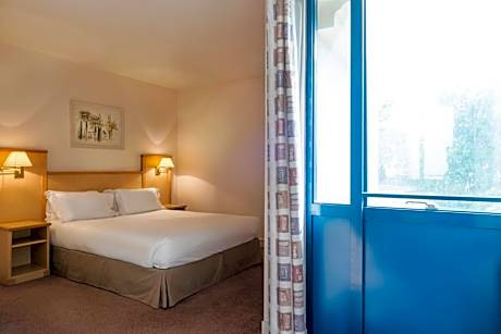 Executive One-Bedroom Apartment