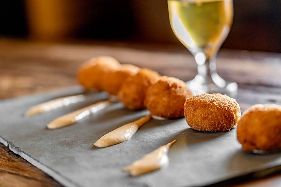 Almenat Embu das Artes Sao Paulo, Tapestry Collect