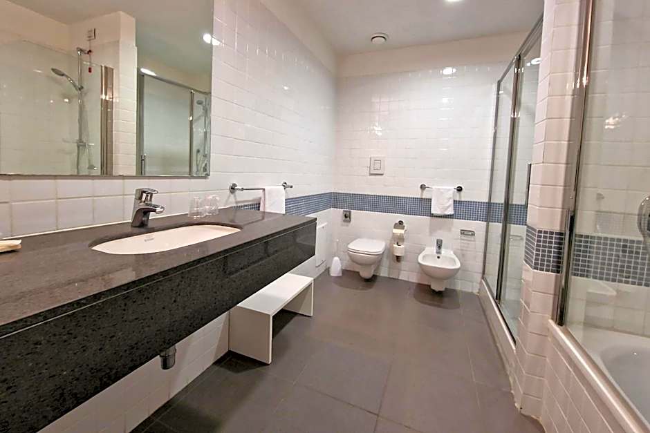 Inn Naples Airport