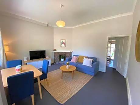 Brilliant Apt by Rottnest Ferry and Fremantle Oval - Hosted by Canstay