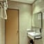 World Inn Hotel