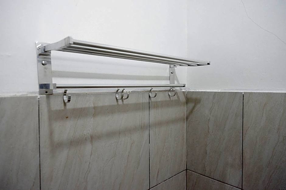 RedDoorz Syariah near Universitas Jenderal Soedirman 2