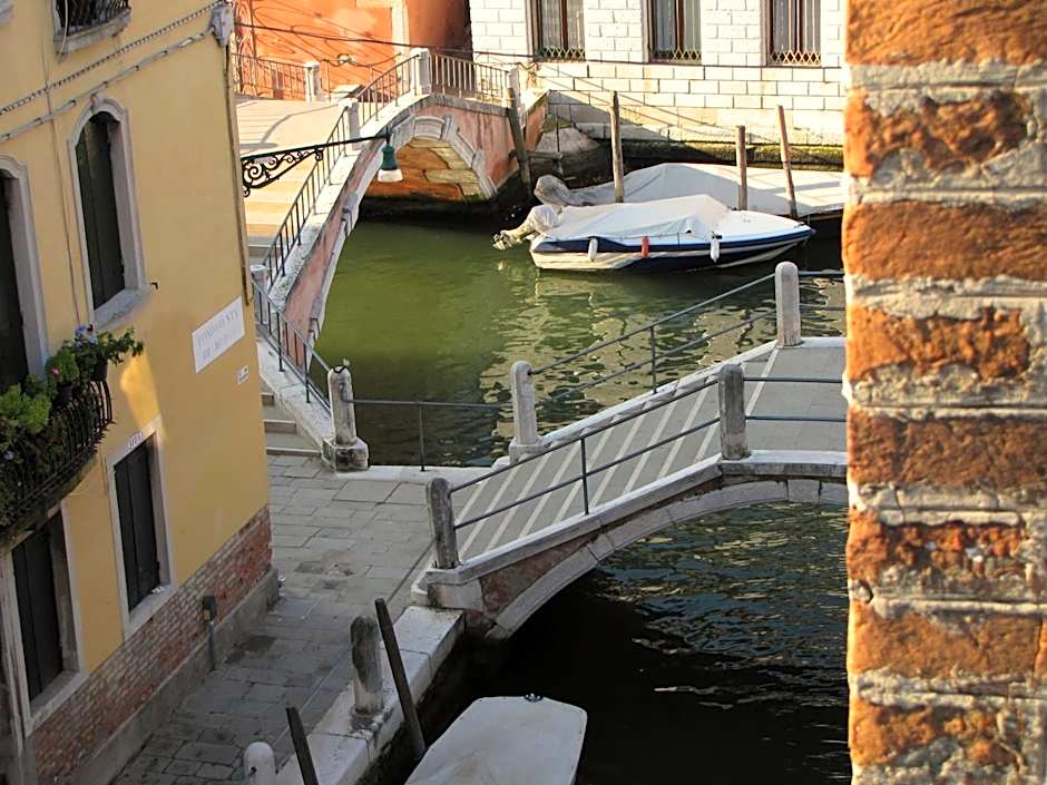 Ca' San Trovaso - 6 Rooms
