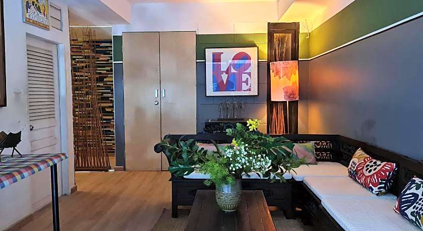 Somewhere to Escape - Hometel