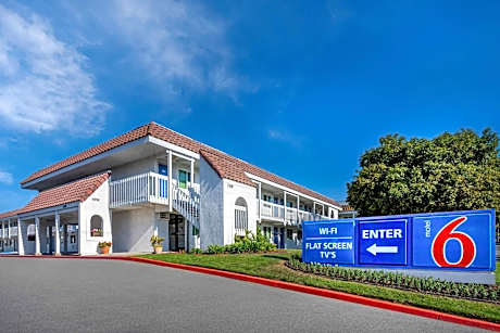 Motel 6 Santa Barbara - Carpinteria South