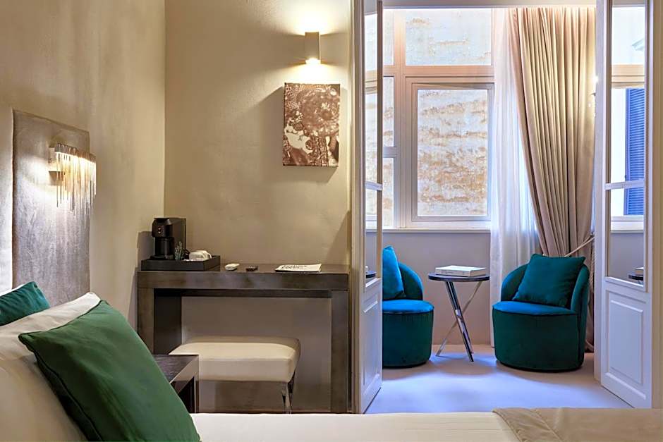 Terrace Pantheon Relais