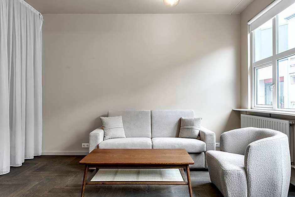 The Swan House by Heimaleiga