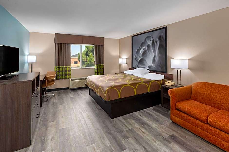 Super 8 by Wyndham Lubbock West 