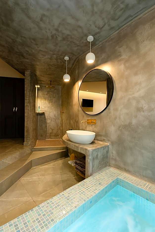 Kudos Suites Firostefani