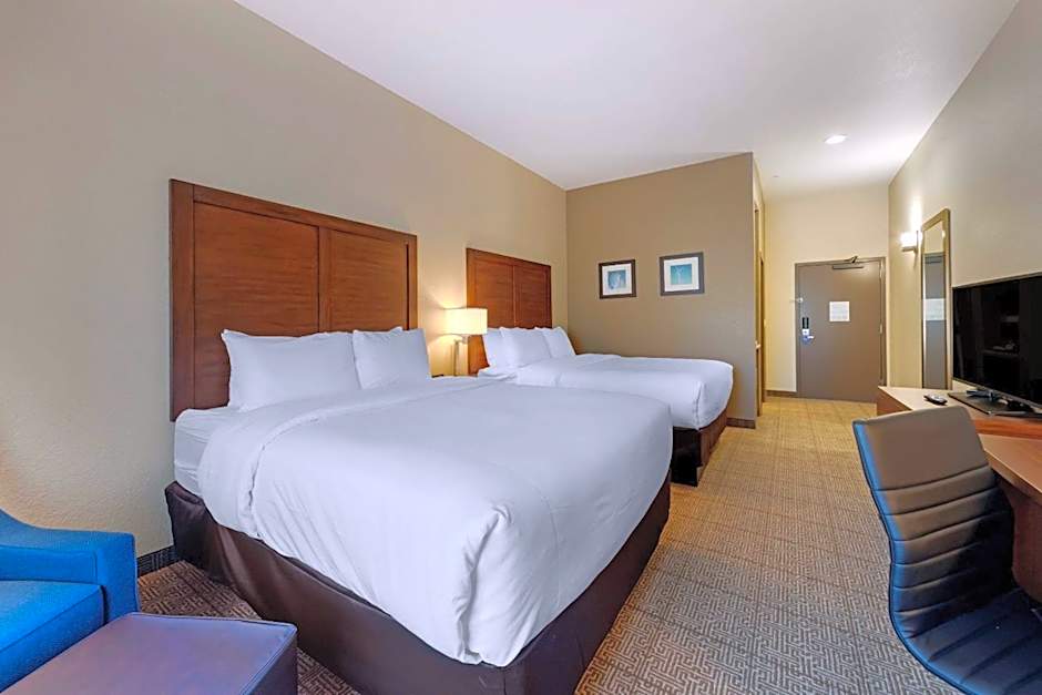 Comfort Inn & Suites Harrah