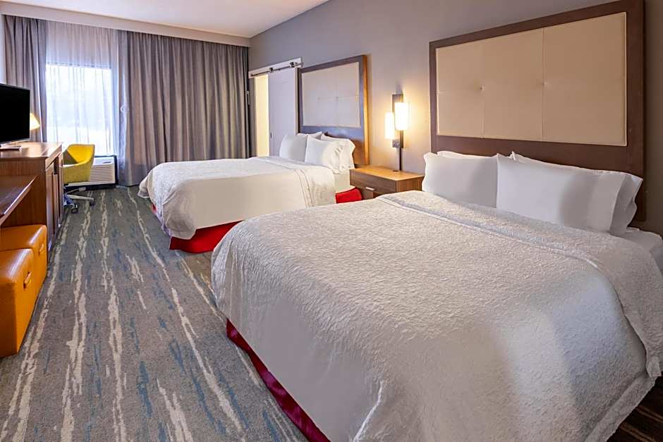 Hampton Inn By Hilton Commerce