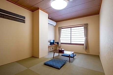 Japanese-Style Twin Room with Shared Bathroom - Non-Smoking