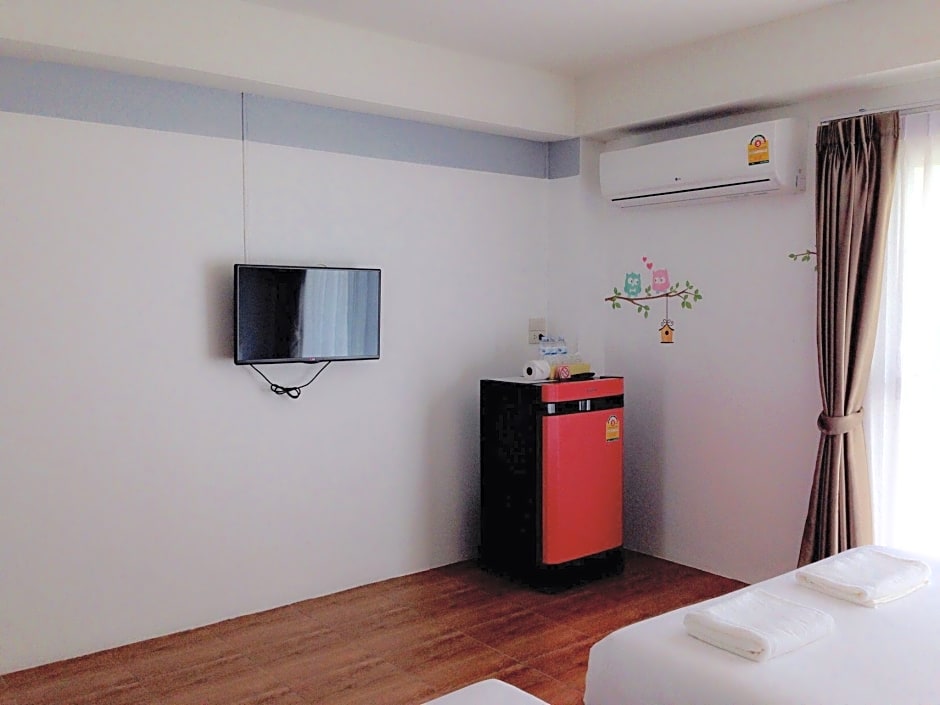 The Pride Hotel At Laemsing