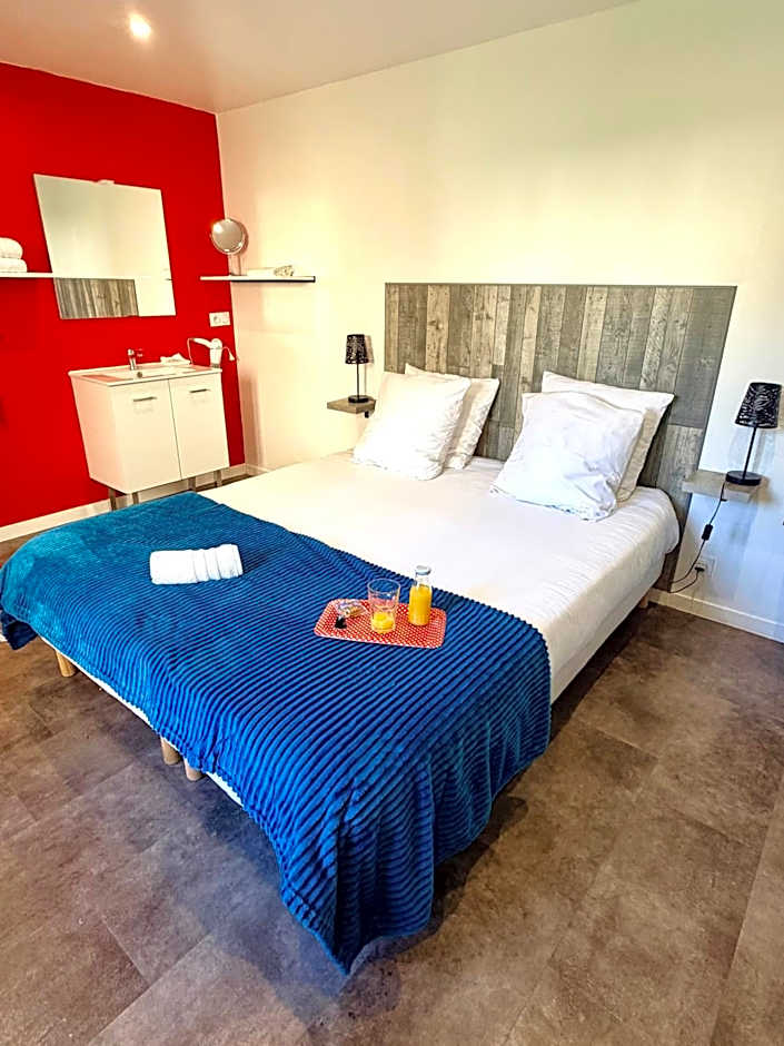 Aux Charmes-Suites cosy et independantes equipees d un frigo, micro ondes et nespresso