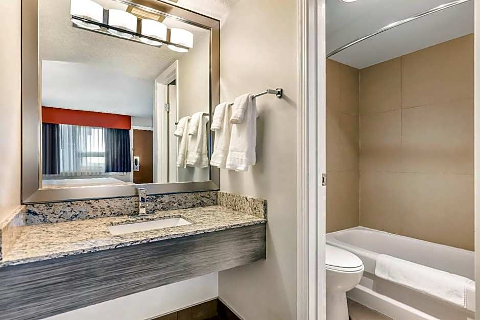 Days Inn by Wyndham Airdrie