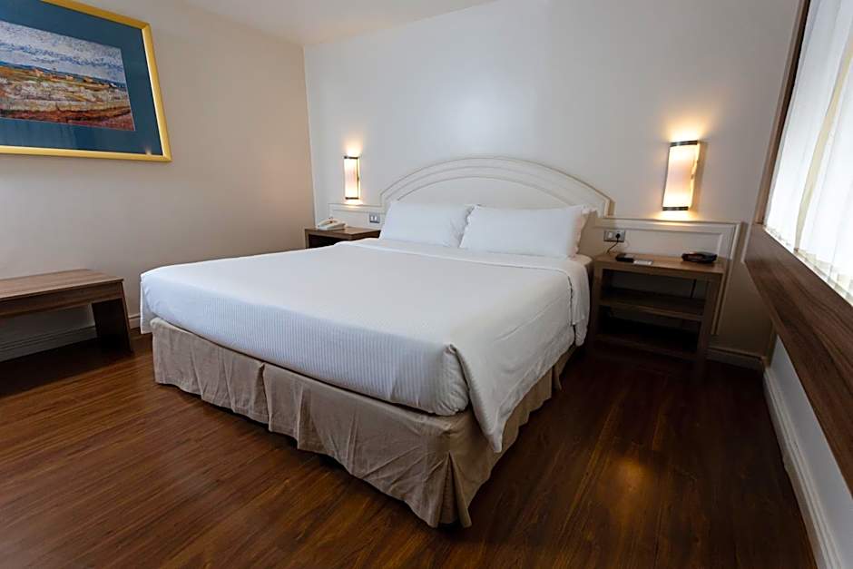 Master Porto Alegre Hotel - Av Carlos Gomes, Proximo ao Consulado Americano