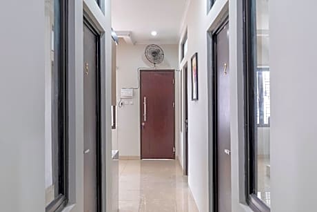 OYO Life 3248 Vision Residence Karawang