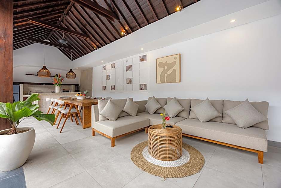 Apple Villa and Studio Seminyak