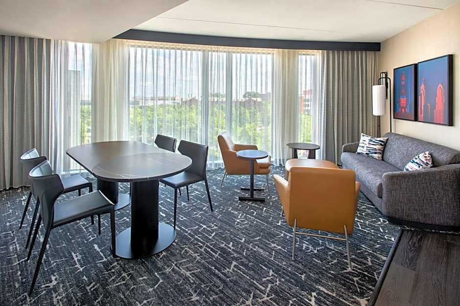 Courtyard by Marriott Philadelphia South at The Navy Yard