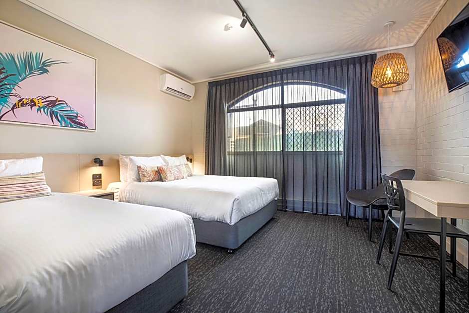 Nightcap at Springwood Hotel