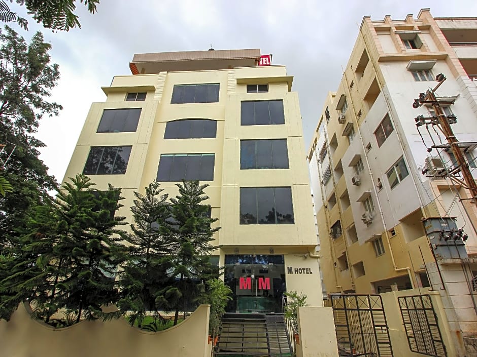 Capital O 18592 M Hotel