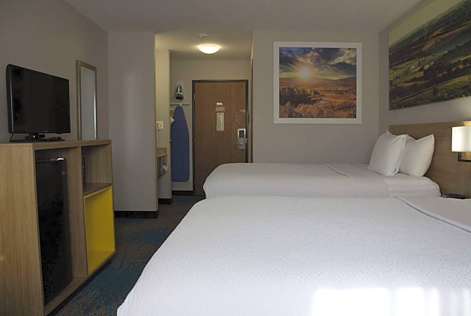Days Inn by Wyndham Colby