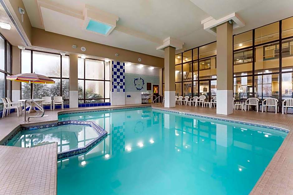 Comfort Inn & Suites Johnstown - Richland Town Center