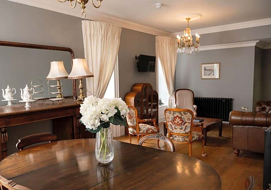 Bishop's Gate Hotel