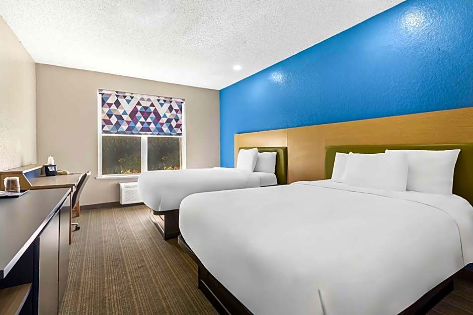 Sonesta Essential IAH Airport JFK Boulevard - Newly Renovated