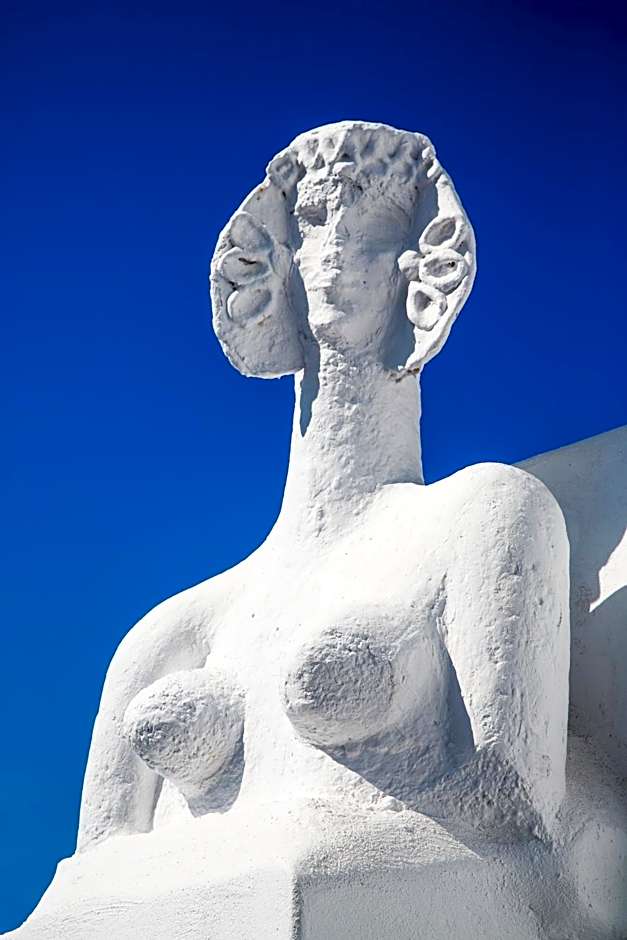 Trieris Villa & Suites