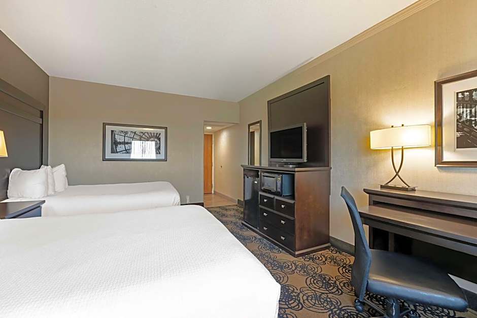 Best Western Plus Midwest Inn