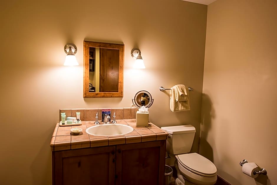 The Lodge at Mountaineer Square, A Vail Resorts Property