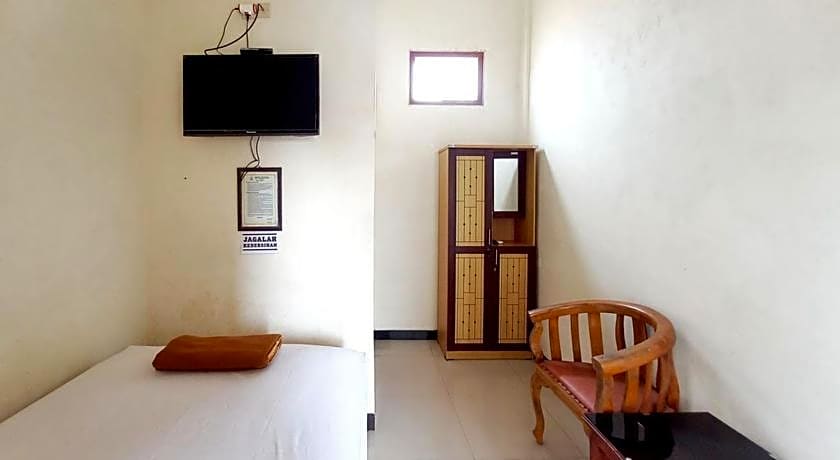 Griya Juanda Syariah near RS Dharma Husada Probolinggo Mitra RedDoorz