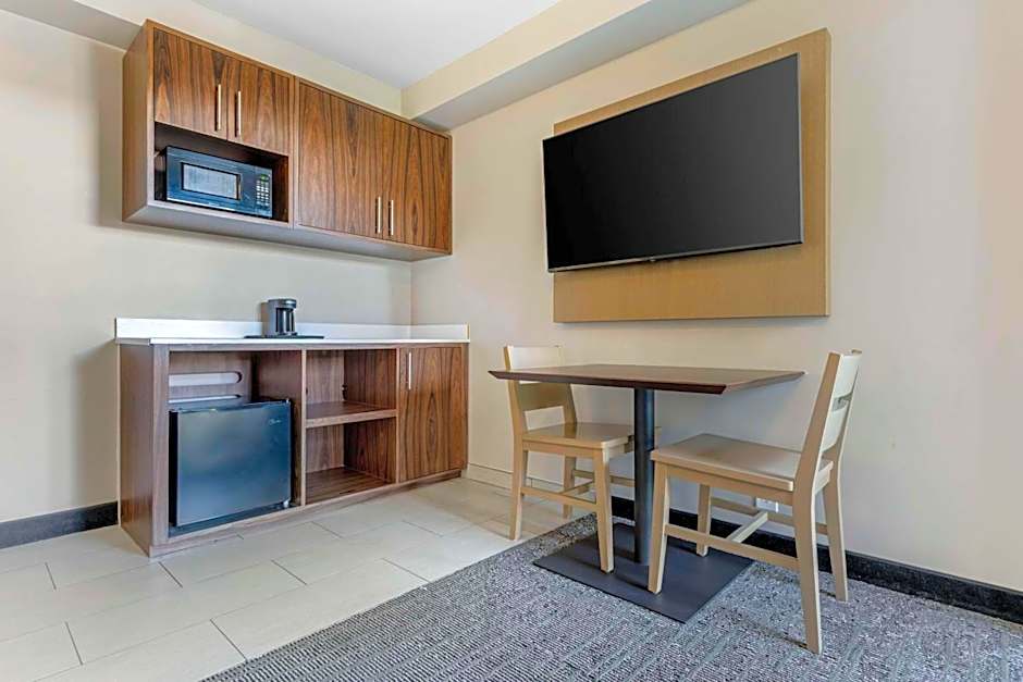 Country Inn & Suites by Radisson, Vallejo Napa Valley, CA