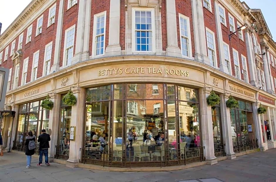 Vikings Apartment City Centre Exclusive Offers With Private Parking & Terrace