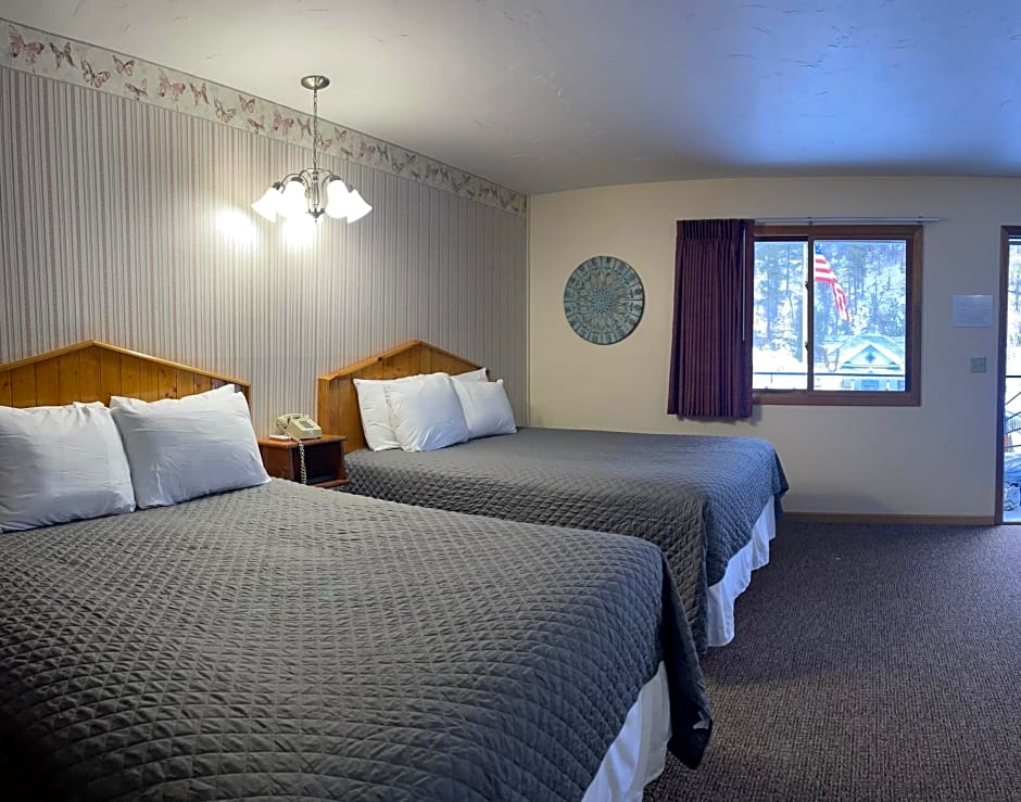 Cedar Wood Inn