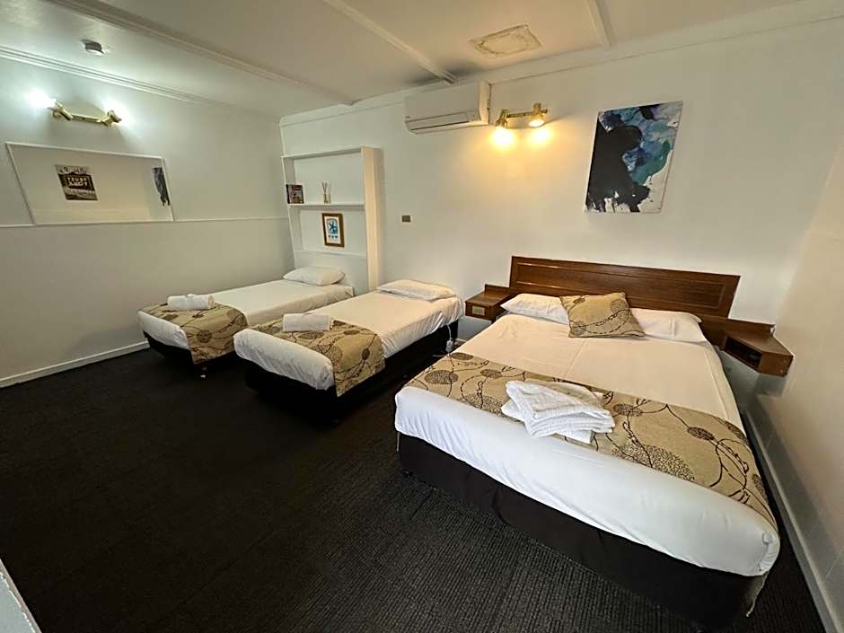 Charlton Motel