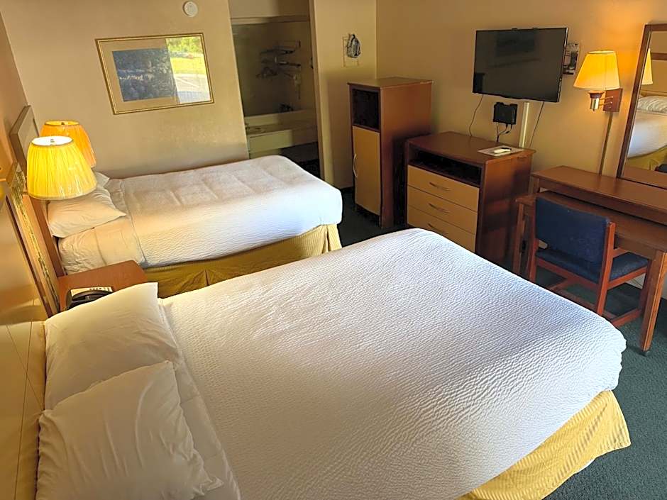 Camilla Inn & Suites