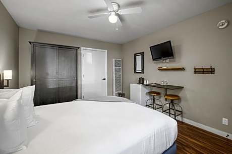 Wheelchair accessible single room