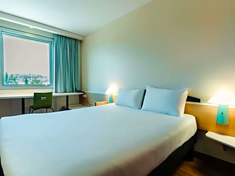 Standard Double Room - Non-Smoking