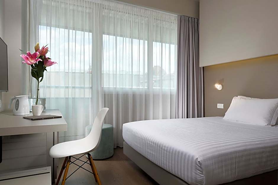 Hotel Glance In Florence
