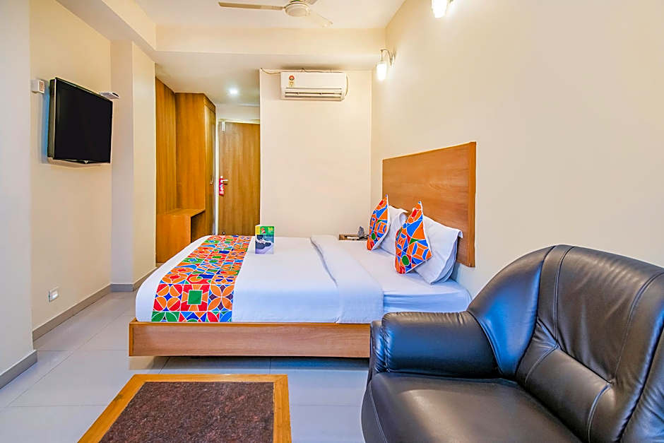 FabHotel Jansi Deluxe - Nr. Gandhipuram Bus stand
