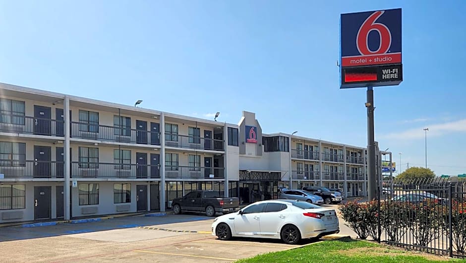 Motel 6 Houston, TX - Medical Center - NRG Stadium