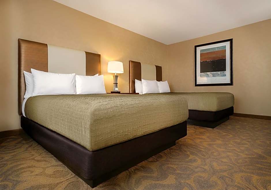 Photo 1 of 5 of 2 Queen Beds, Casino Tower