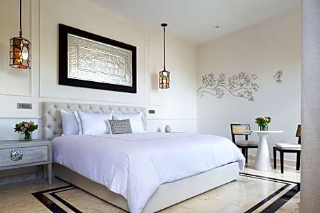 Junior Suite with Pool View