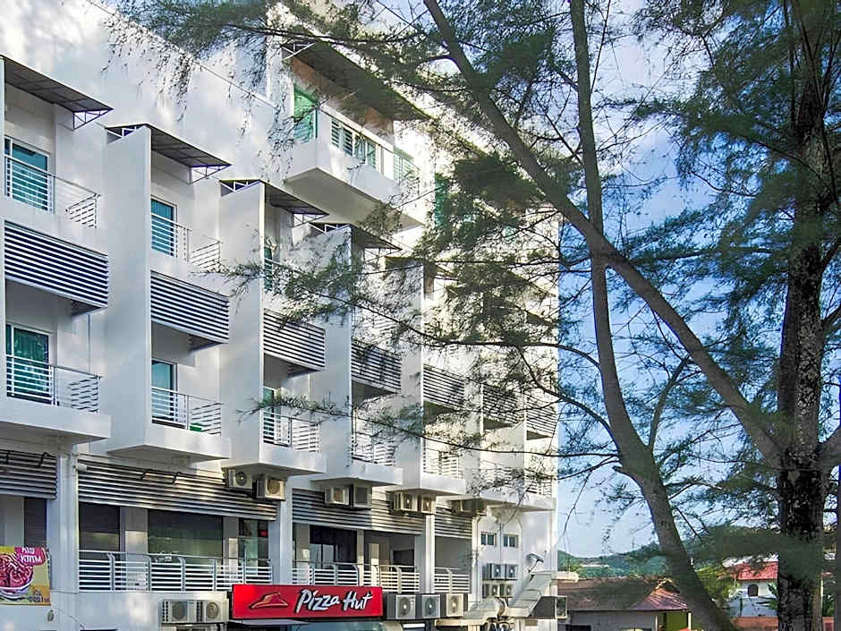Cenang Plaza Beach Hotel